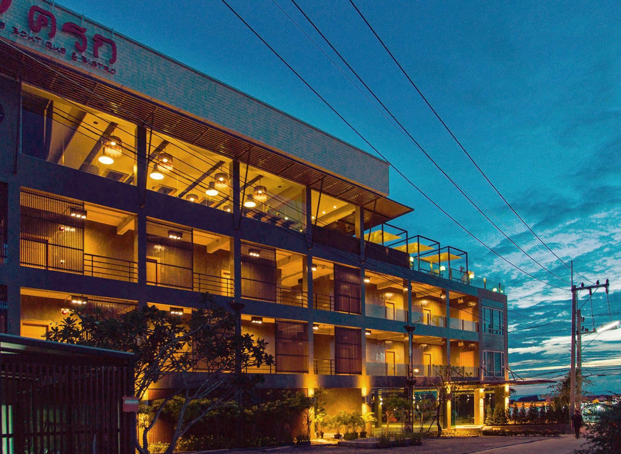 Kroque Boutique & Bistro Ang Sila Bagian luar foto