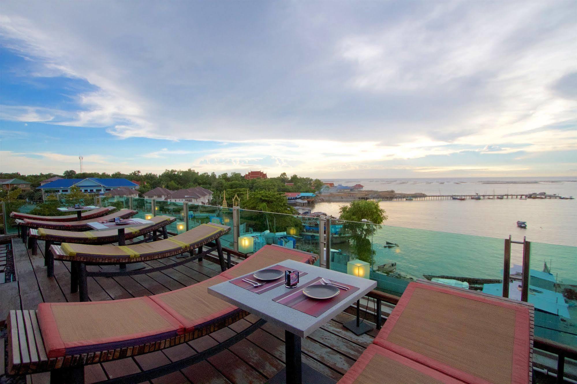 Kroque Boutique & Bistro Ang Sila Bagian luar foto