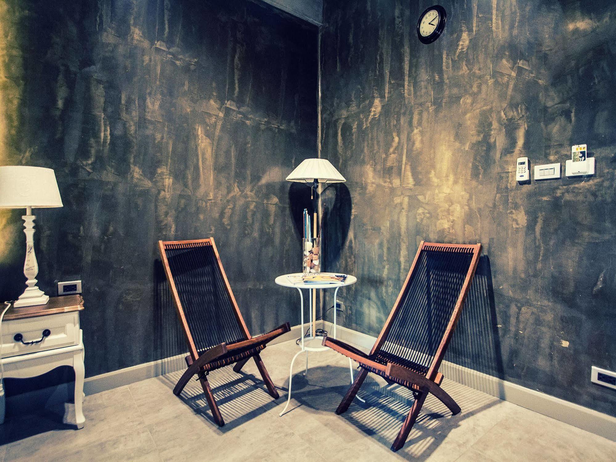 Kroque Boutique & Bistro Ang Sila Bagian luar foto